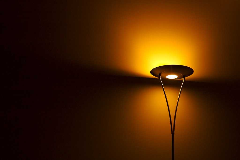 Deckenfluter Deckenleuchte Wandleuchte Tischleuchte LED Leuchten