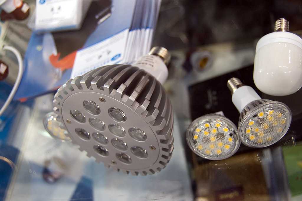 LED-Leuchtmittel E27 E14 GU10 GU5.3 G4 G9 Lampen